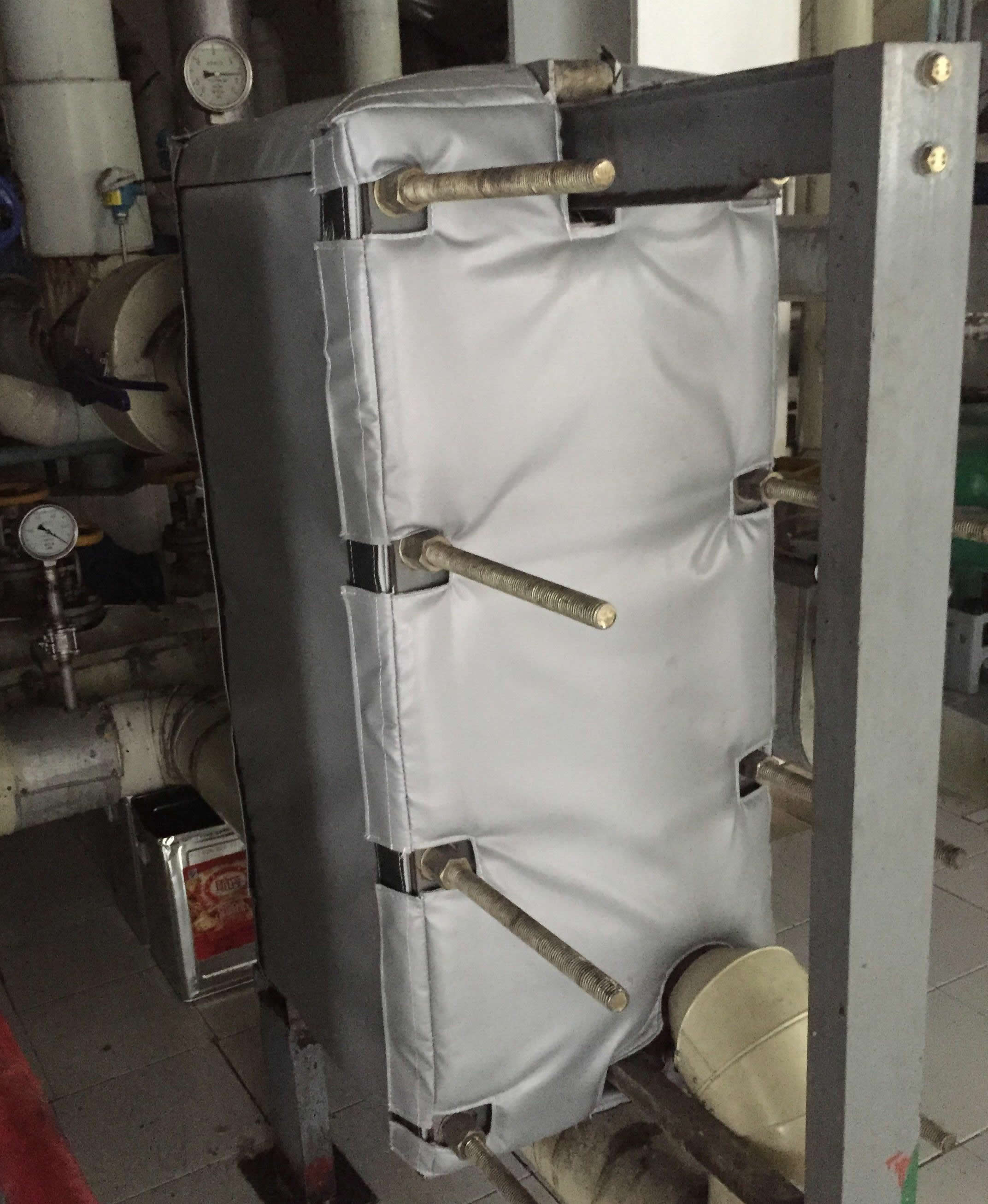 板式<a href=http://www.89986.cn/e/tags/?tagname=%E6%8D%A2%E7%83%AD%E5%99%A8%E4%BF%9D%E6%B8%A9 target=_blank class=infotextkey>換熱器保溫</a>套