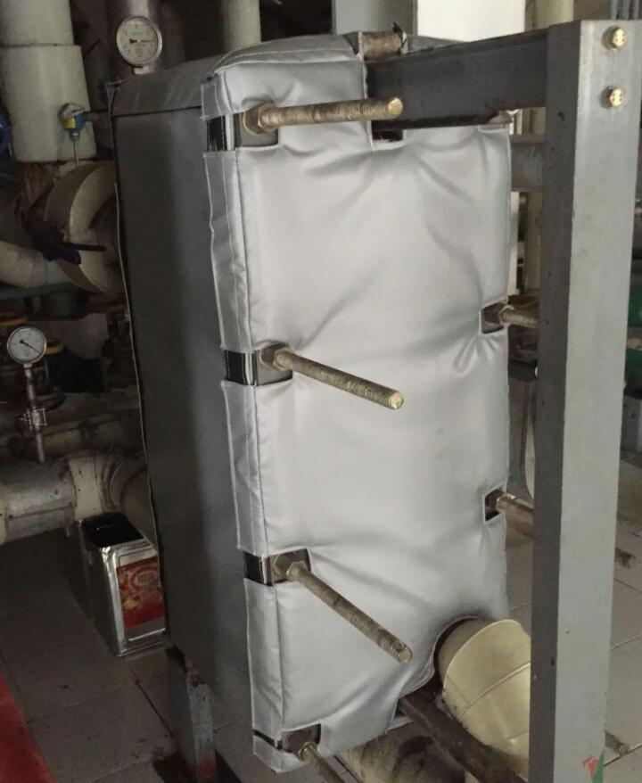 板式<a href=http://www.89986.cn/e/tags/?tagname=%E6%8D%A2%E7%83%AD%E5%99%A8%E4%BF%9D%E6%B8%A9 target=_blank class=infotextkey>換熱器保溫</a>套